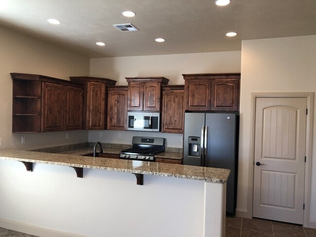 Building Photo - Tanzanite townhome in Sky Ridge