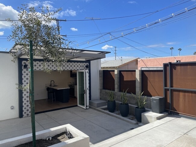 Building Photo - 3358 Bancroft St