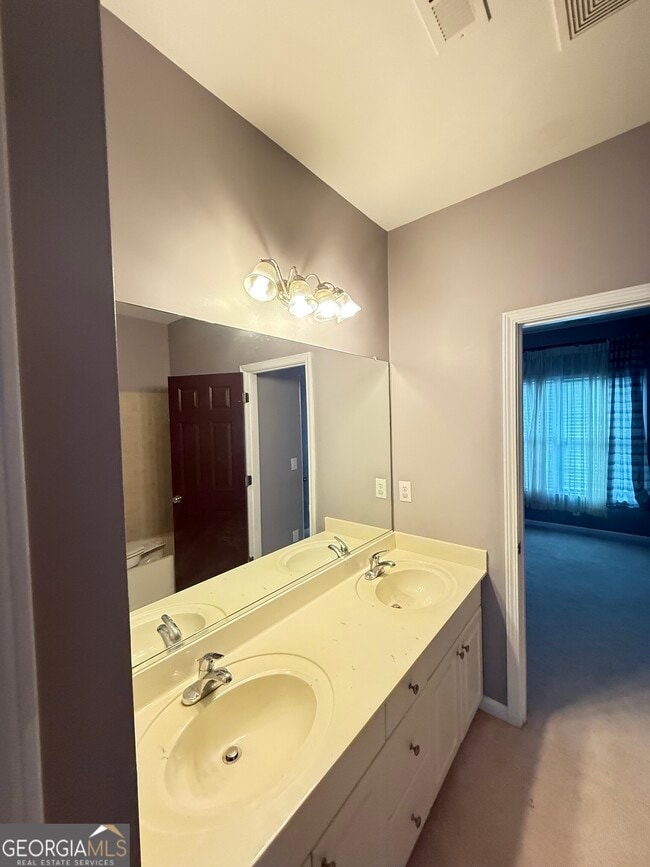 Building Photo - 5679 Coopers Glen Ct SW