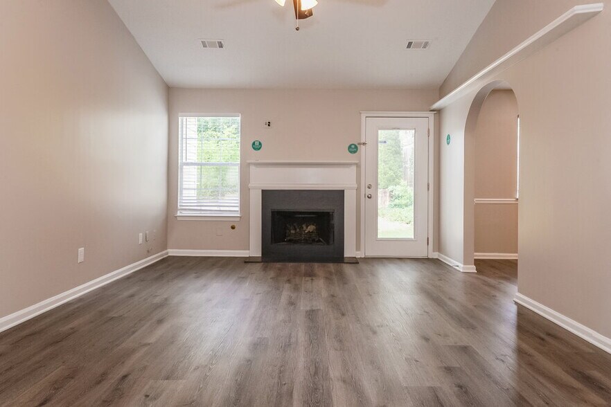 Building Photo - 317 Brookside Dr