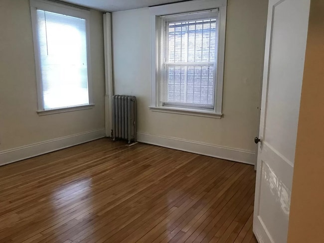 Building Photo - 1 Barrows St