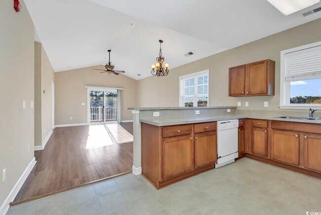 Building Photo - 216 Castle Dr