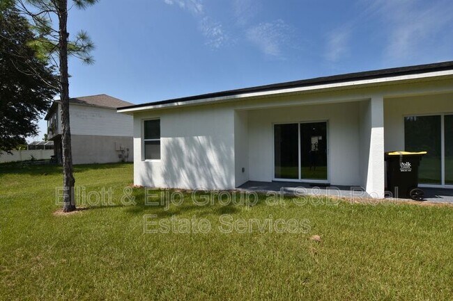 Building Photo - 525 Albatross Dr