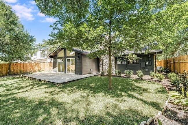 Building Photo - 1707 Fawn Dr