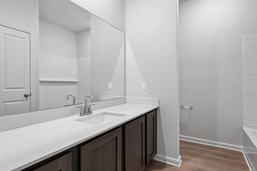 Building Photo - 1301 Tilton Dr