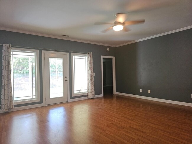 Building Photo - 160 Molinia Dr