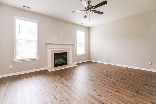 Building Photo - 9301 Doss Ct