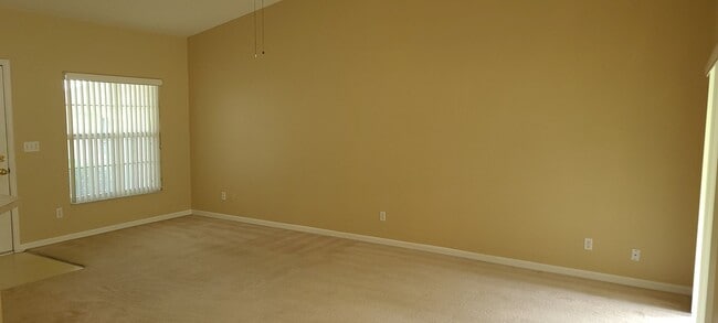 Building Photo - ~2/2~S Grand Hwy~Hillside Villas~Spacious End Unit & Close to the Pool!