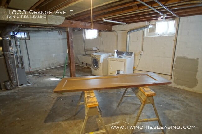 Building Photo - Freshly updated 2 bedroom 1 bath