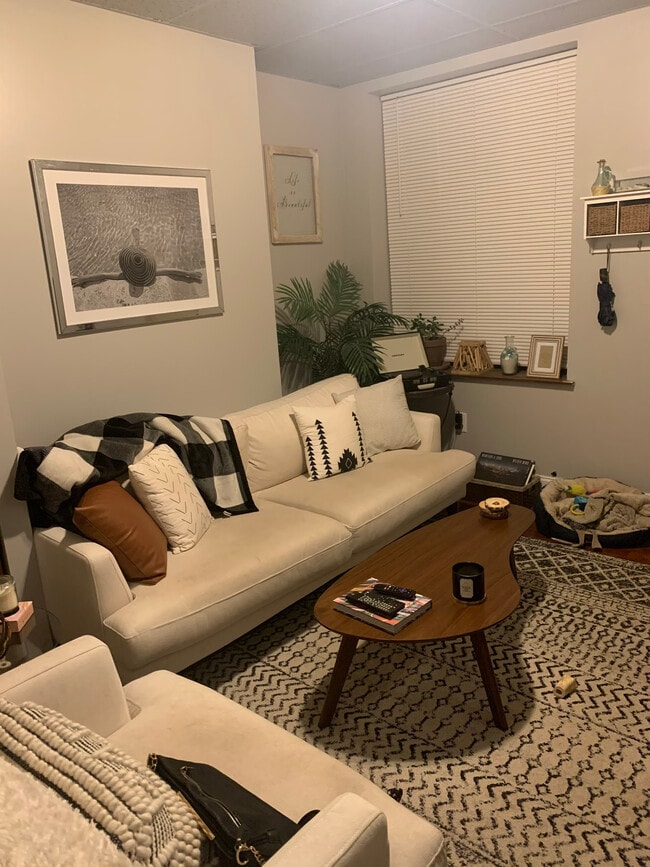 Building Photo - 3145 Spring Way