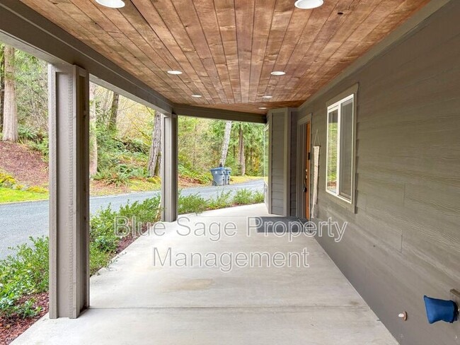 Building Photo - 241896 US-101