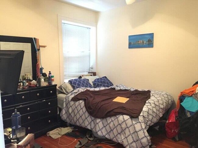 Building Photo - NO BROKER FEE!  BRIGHTON 3 BED/1.5 BATH WITH C AND D LINE ACCESS - CENTRAL AIR