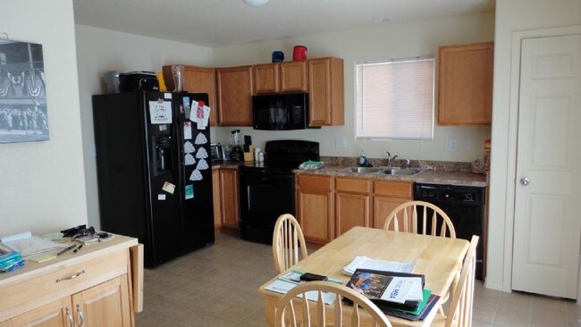 Building Photo - Single Family Home