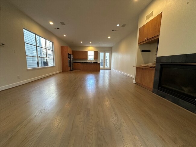 Building Photo - 2713 Crawford St