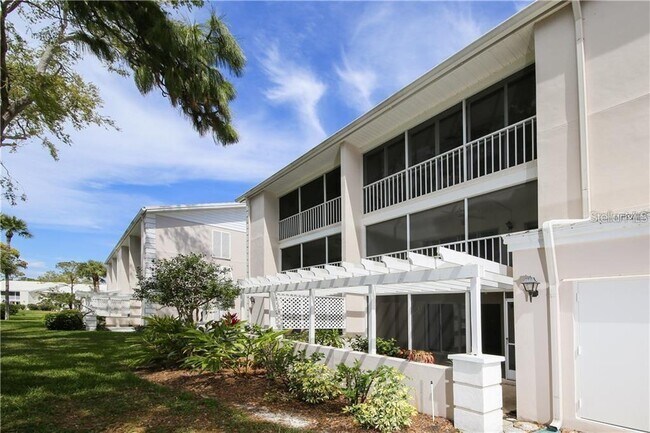 Building Photo - 437 Cerromar Ln