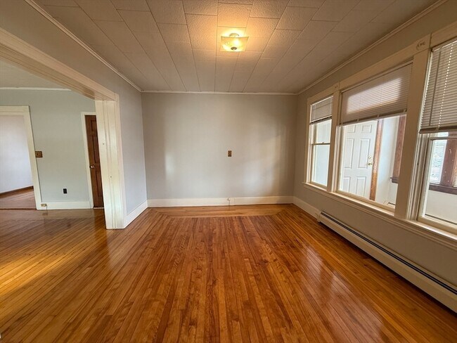 Building Photo - 132 Coburn Ave