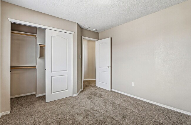 Building Photo - 14160 Lasso Rock Dr