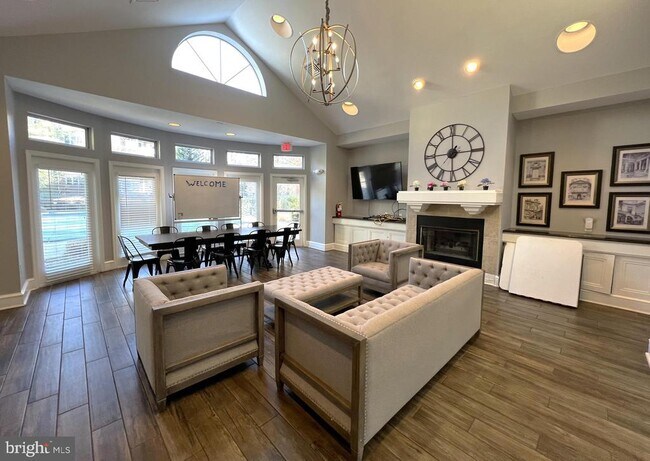 Building Photo - 12919 Alton Square