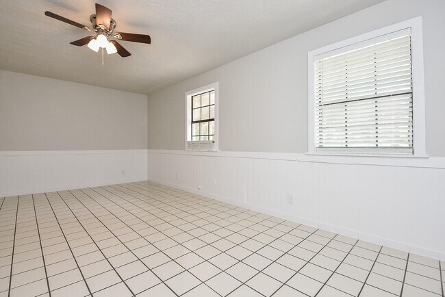 Building Photo - 12713 Roy Harris Loop