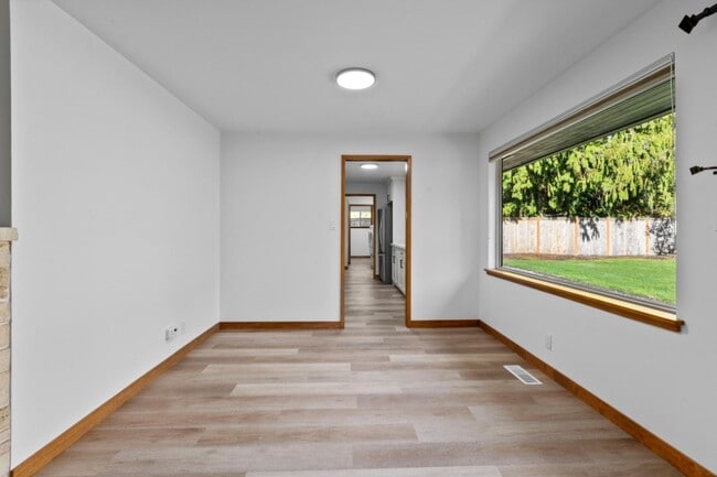 Building Photo - 4Bd/1.75Ba Seattle House