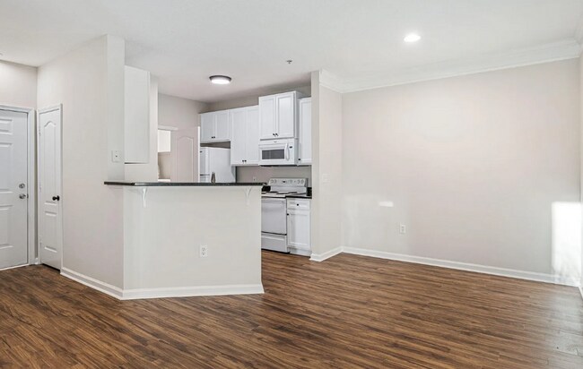 Building Photo - Beautiful Mt. Pleasant Condo For Rent!