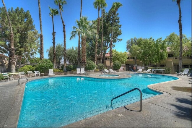 Building Photo - Beautiful Palm Springs Villas II Condo