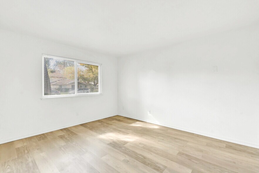 Building Photo - 812 Carro Dr