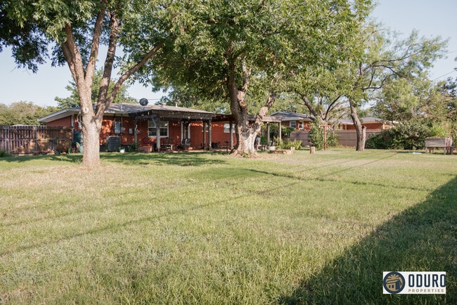 Building Photo - 2618 Garfield Ave