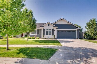 Building Photo - Warm & Welcoming Kuna Rental