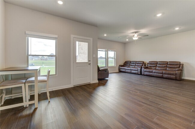 Building Photo - 6607 Arabella Lakes Dr