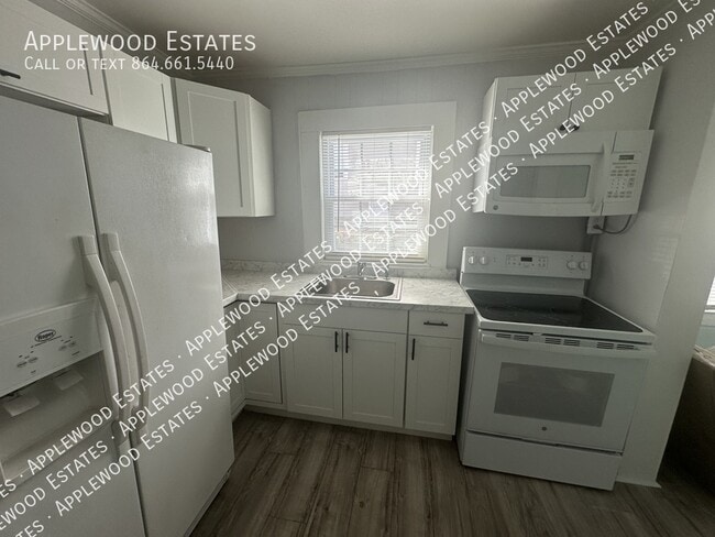 Building Photo - 105 Cabin St