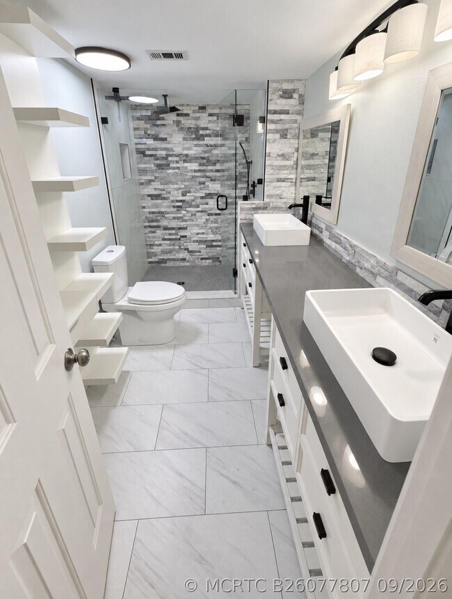 Building Photo - 4039 Palm Bay Cir