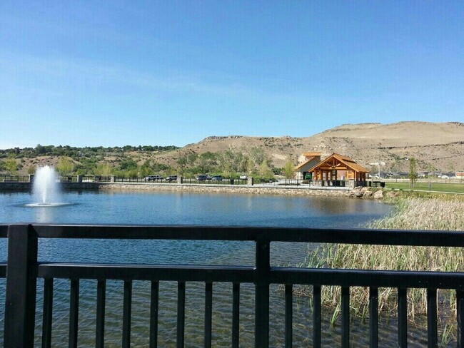 Building Photo - 2174 E Mendota Dr