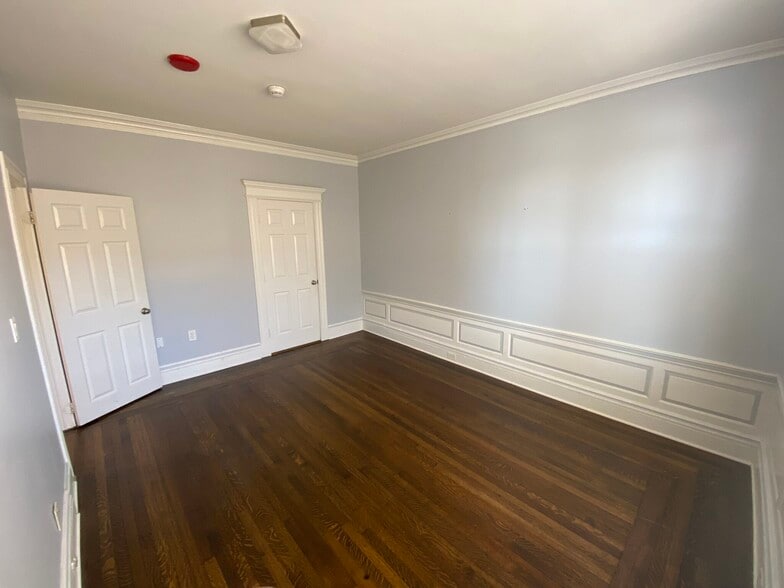 Building Photo - 466 Commonwealth Ave