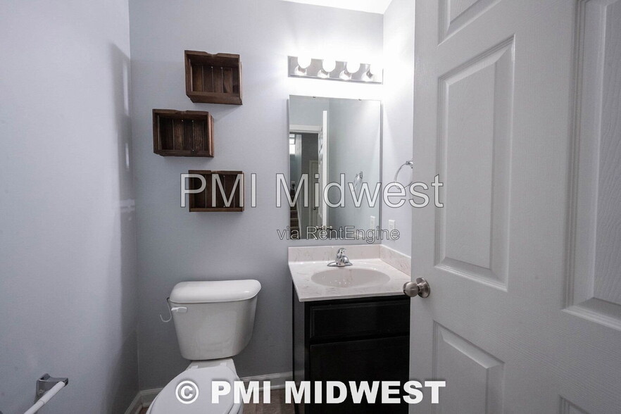 Building Photo - 8171 Brookville Wy