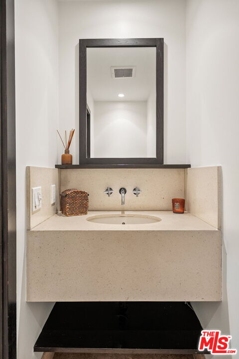 Building Photo - 215 S Anita Ave