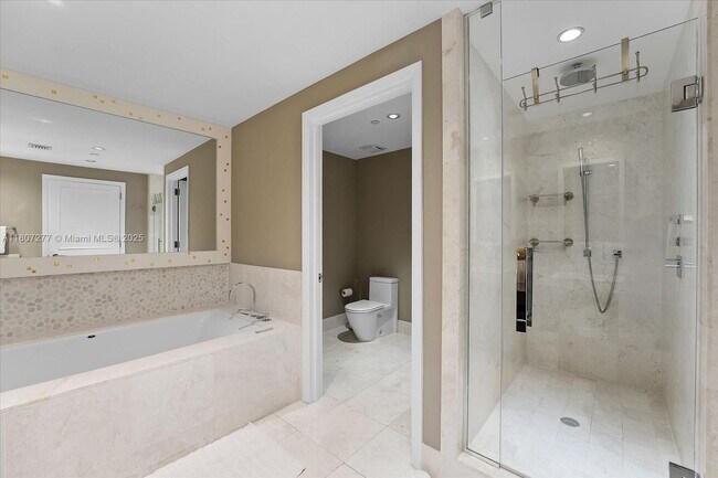 Building Photo - 17121 Collins Ave