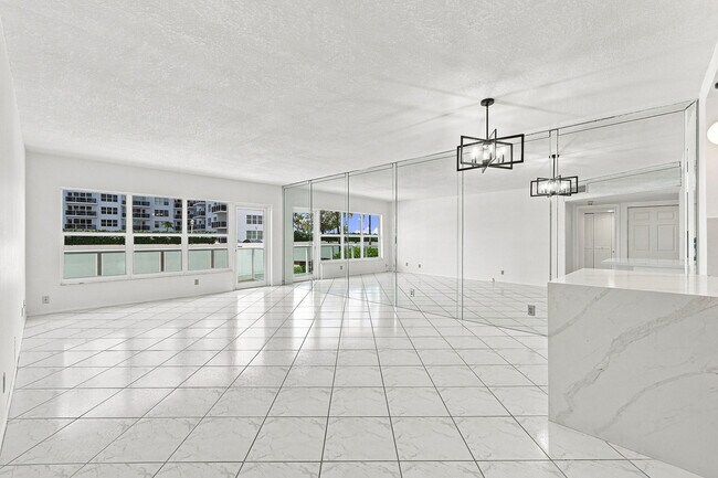 Building Photo - 3550 Galt Ocean Dr