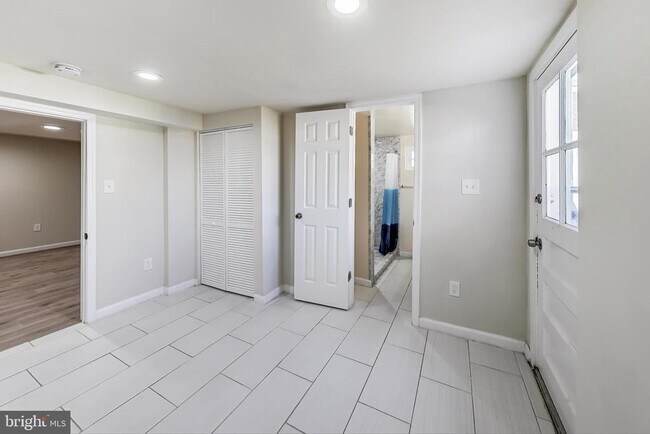 Building Photo - 4617 Creek Shore Dr
