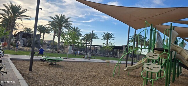 Building Photo - 22638 E Saddle Way