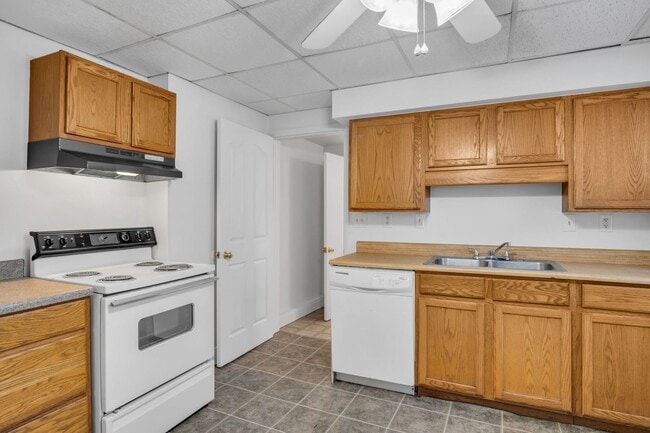 Building Photo - 2 bedroom 1 bathroom located in the heart of Carlisle