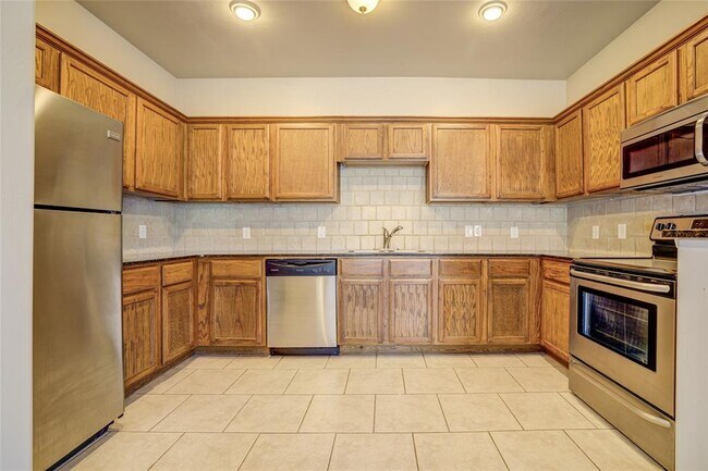 Building Photo - 2181 Houston Ave