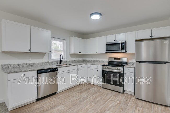 Building Photo - 2753 Hazel St