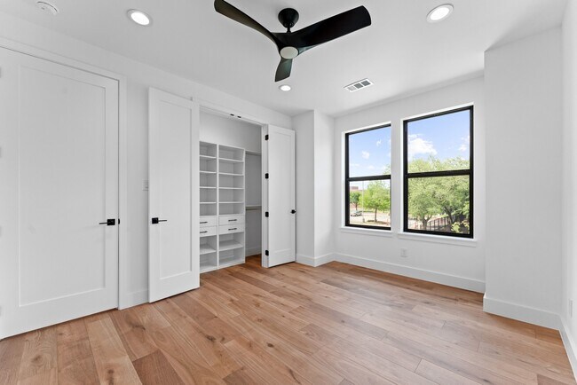 Building Photo - 6711 Housman