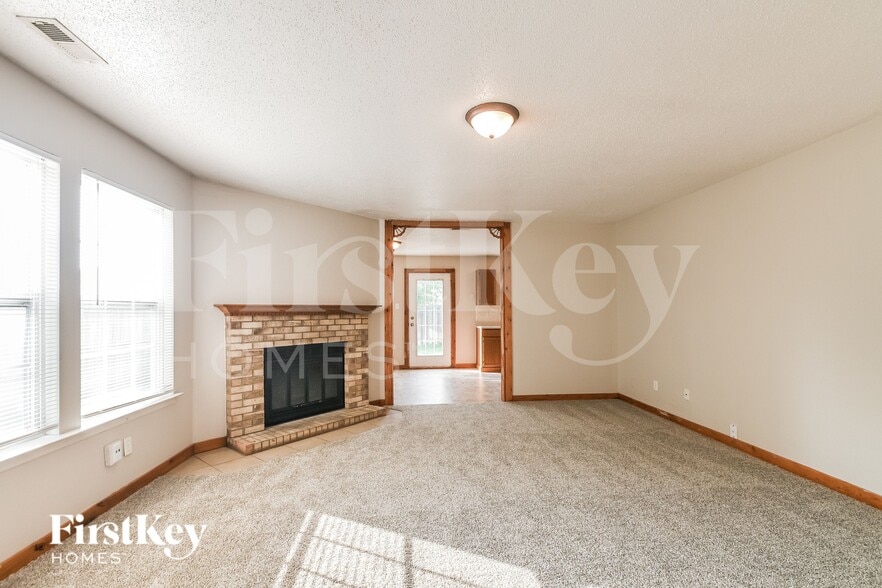 Building Photo - 2312 Westmere Dr