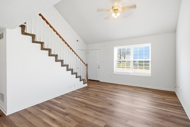 Building Photo - 2401 Northampton Dr