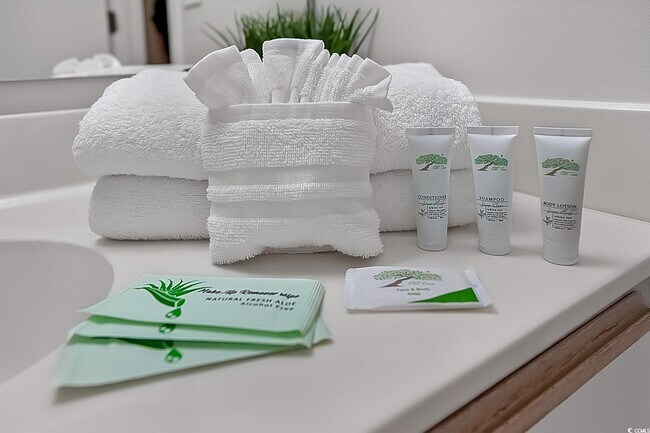 Building Photo - 1204 River Oaks Dr