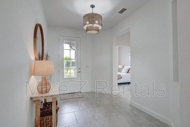 Building Photo - 18315 Ridgeline Dr