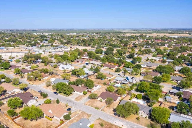 Building Photo - 106 Rawhide Trail
