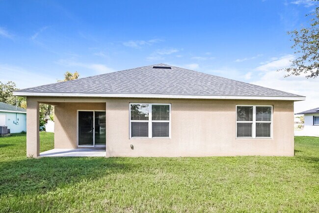 Building Photo - 21 SE 20th Pl